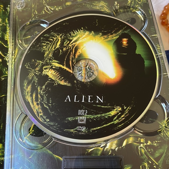 ALIEN DVD Collectors edition 2 disk set - Picture 3 of 9